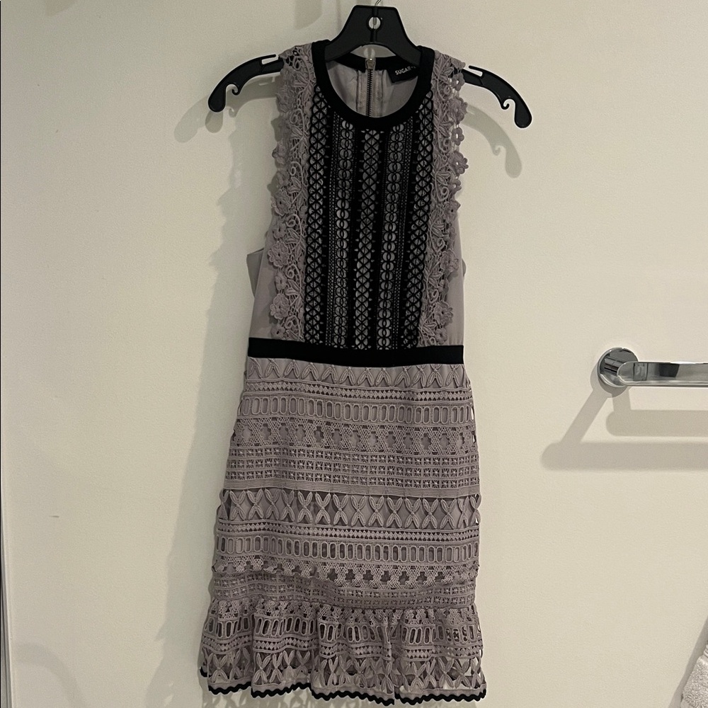 Sugarlips Elegant Black and Gray Patterned Mini Dress